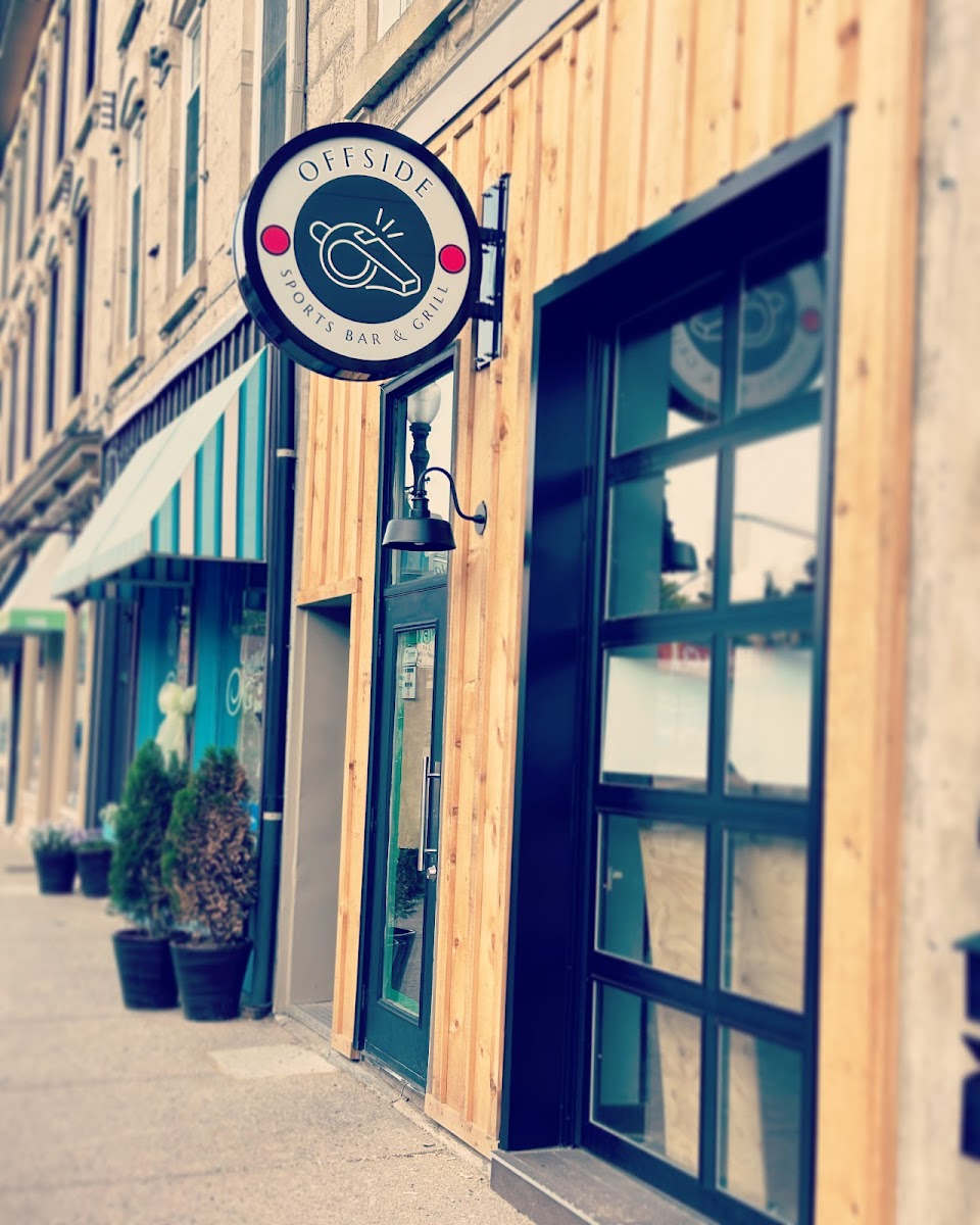 Banner Offside Sports Bar & Grill 01